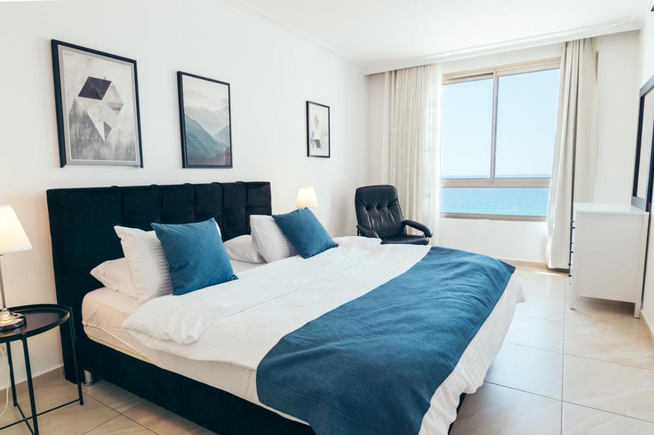 Almog Beach Apartments מגדלי חוף הכרמל חיפה エクステリア 写真