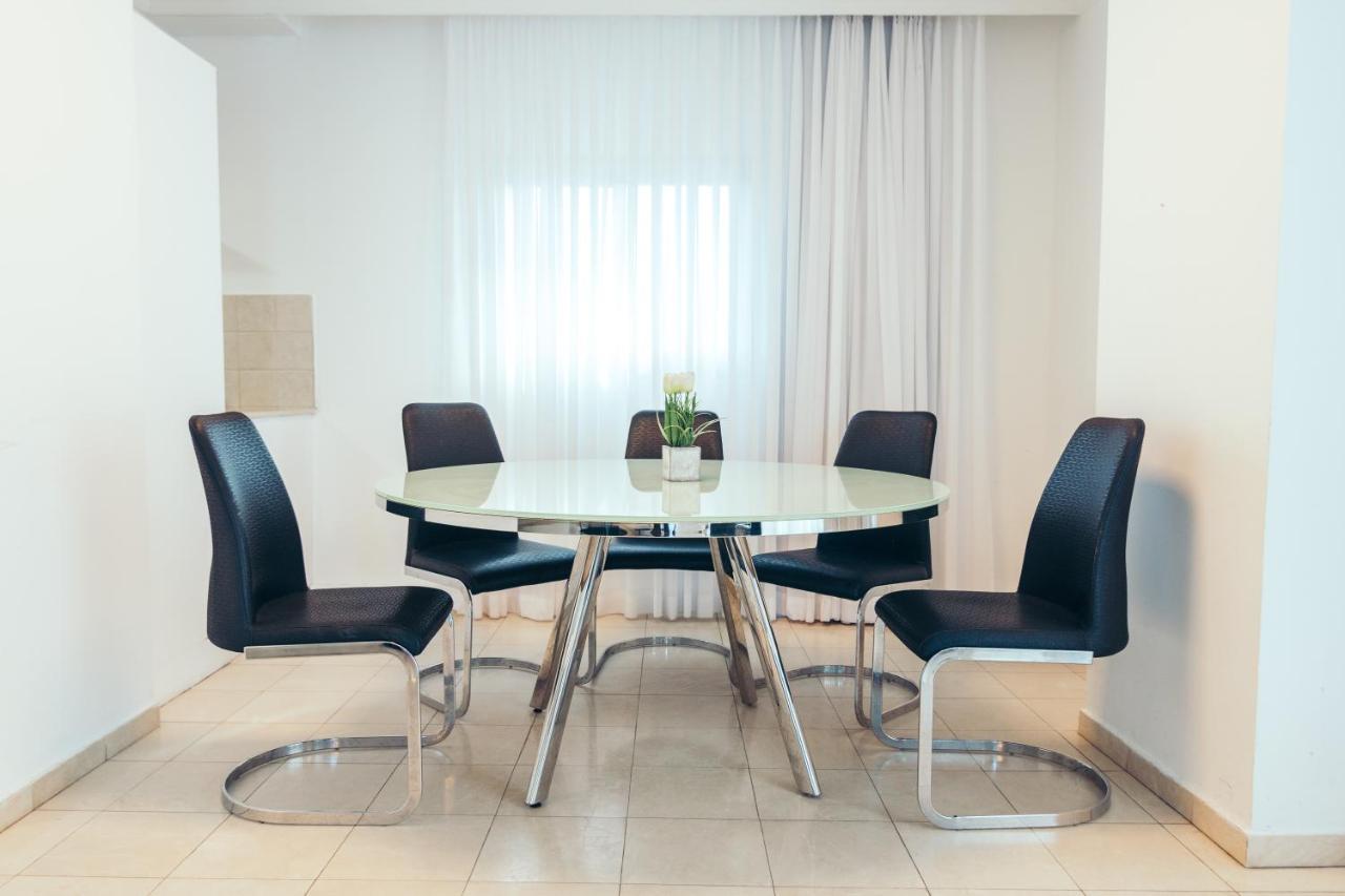 Almog Beach Apartments מגדלי חוף הכרמל חיפה エクステリア 写真