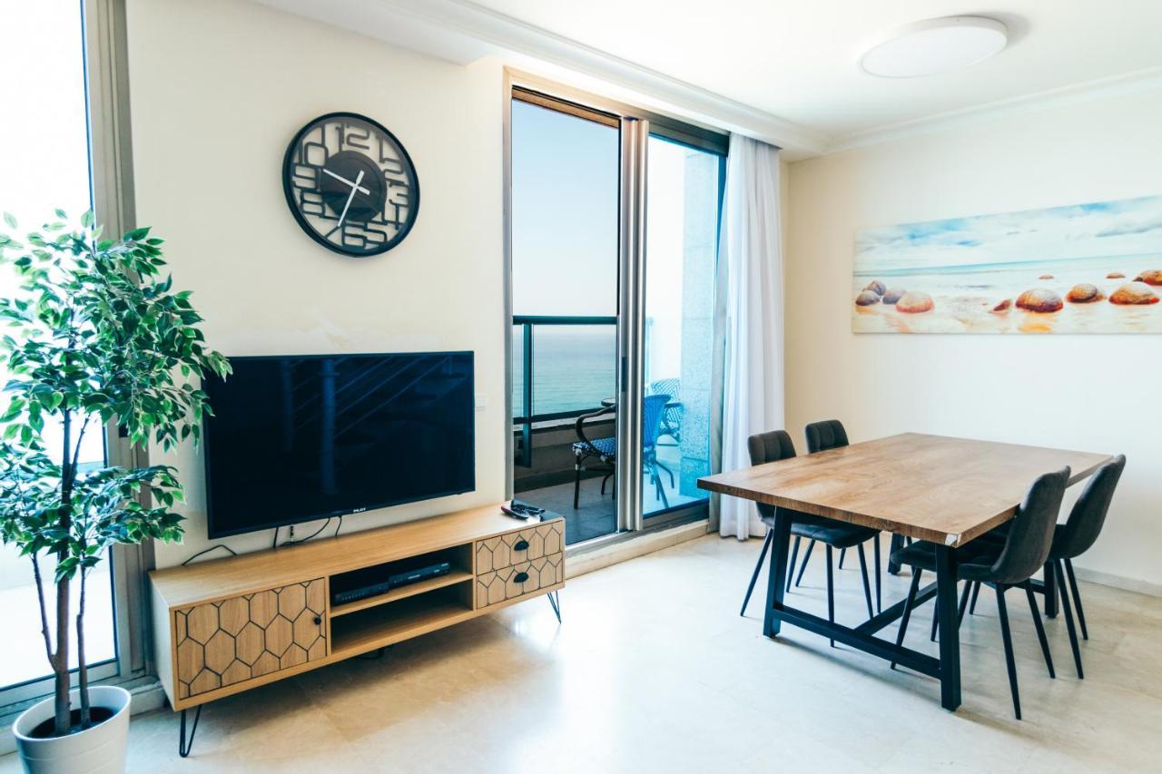 Almog Beach Apartments מגדלי חוף הכרמל חיפה エクステリア 写真