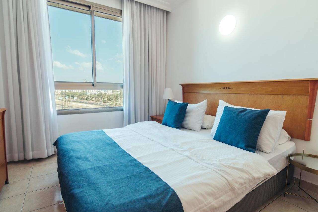 Almog Beach Apartments מגדלי חוף הכרמל חיפה エクステリア 写真