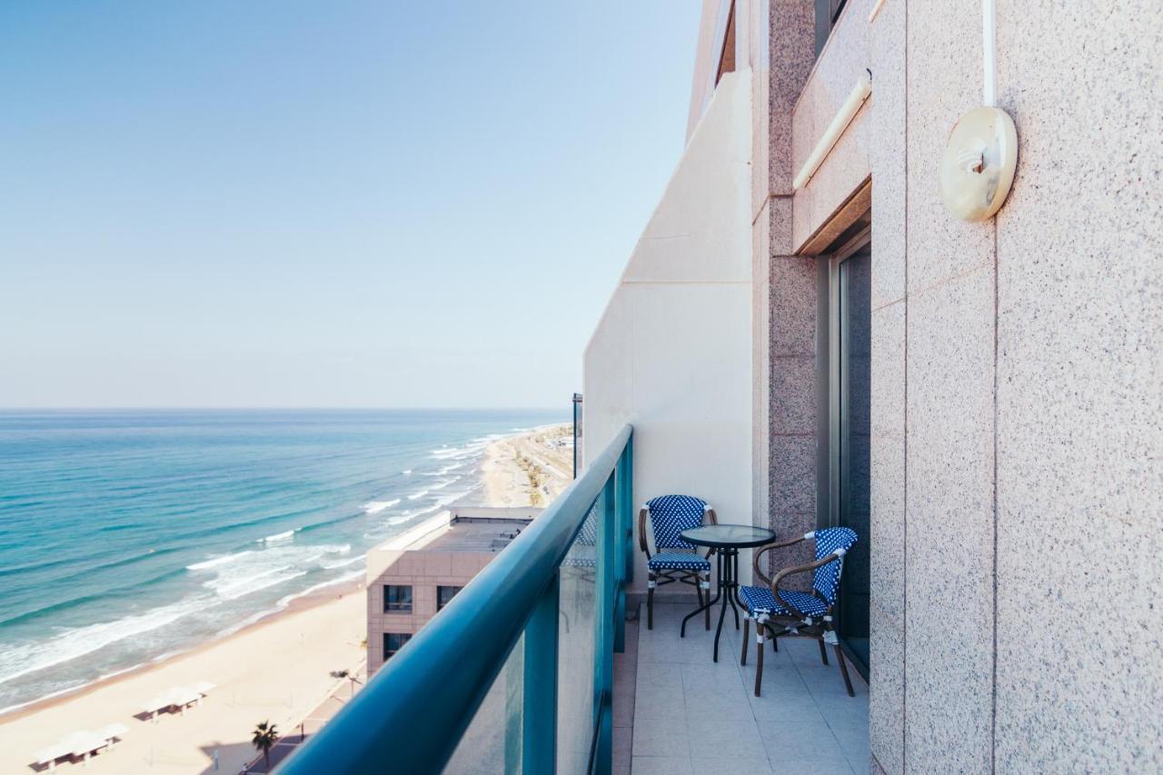 Almog Beach Apartments מגדלי חוף הכרמל חיפה エクステリア 写真