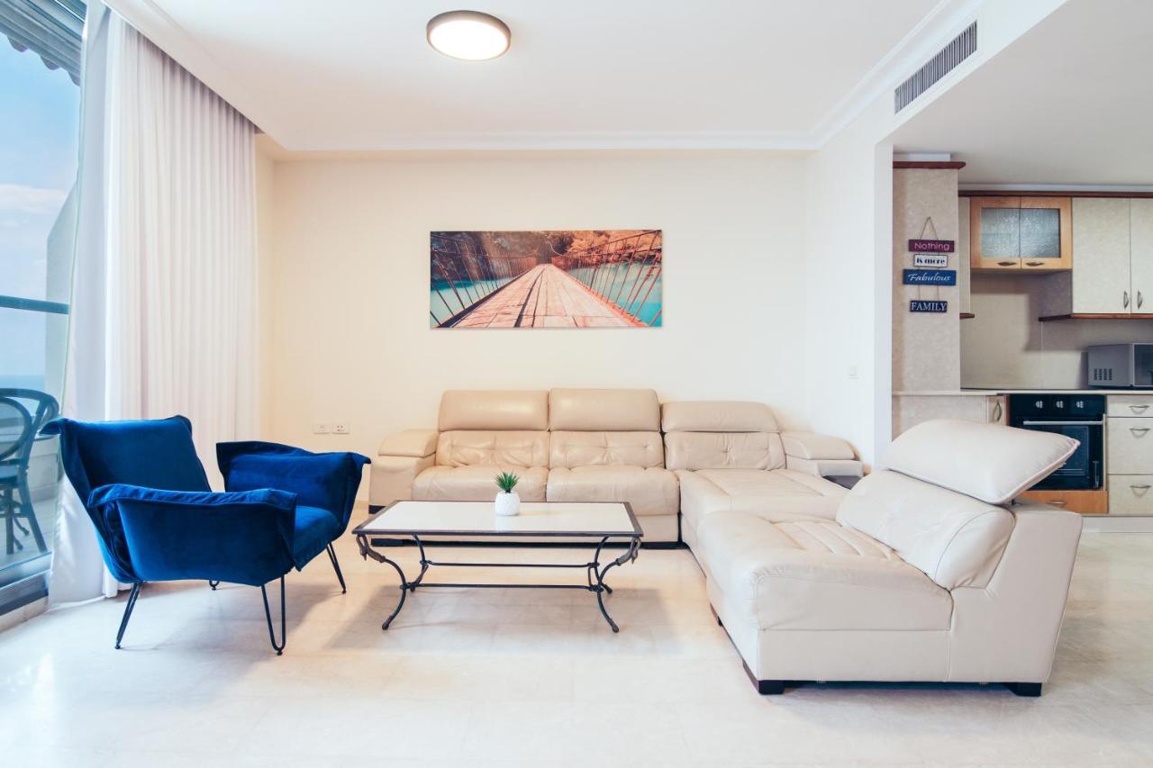Almog Beach Apartments מגדלי חוף הכרמל חיפה エクステリア 写真