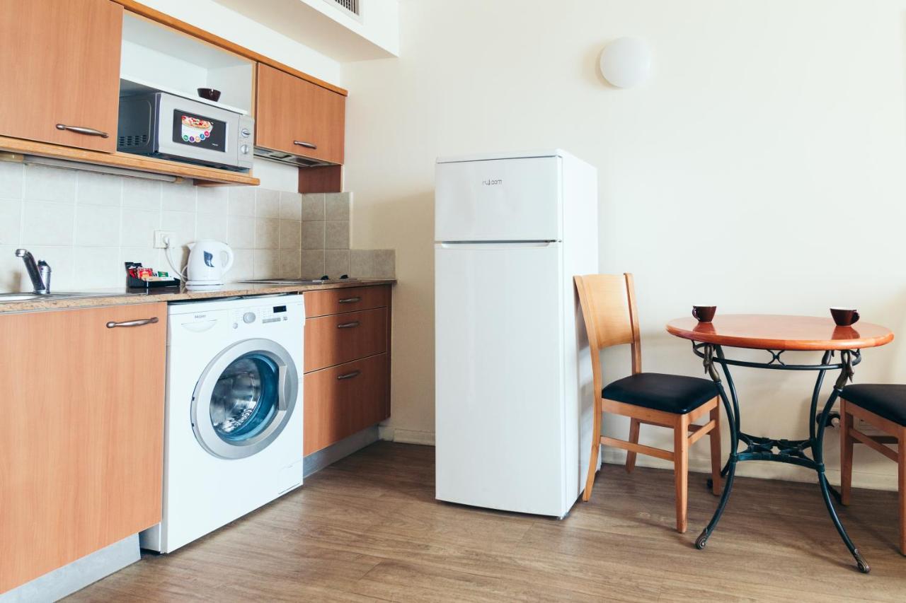 Almog Beach Apartments מגדלי חוף הכרמל חיפה エクステリア 写真