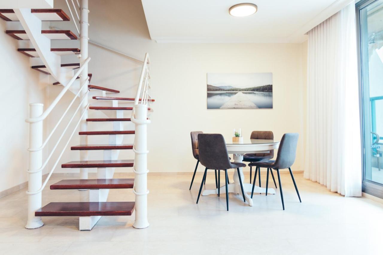 Almog Beach Apartments מגדלי חוף הכרמל חיפה エクステリア 写真