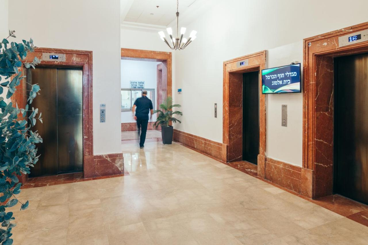 Almog Beach Apartments מגדלי חוף הכרמל חיפה エクステリア 写真