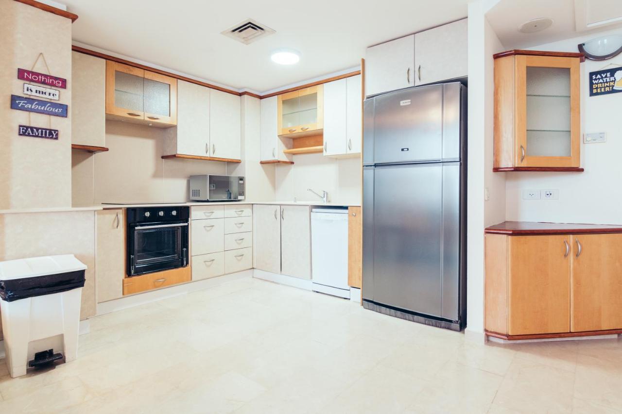 Almog Beach Apartments מגדלי חוף הכרמל חיפה エクステリア 写真