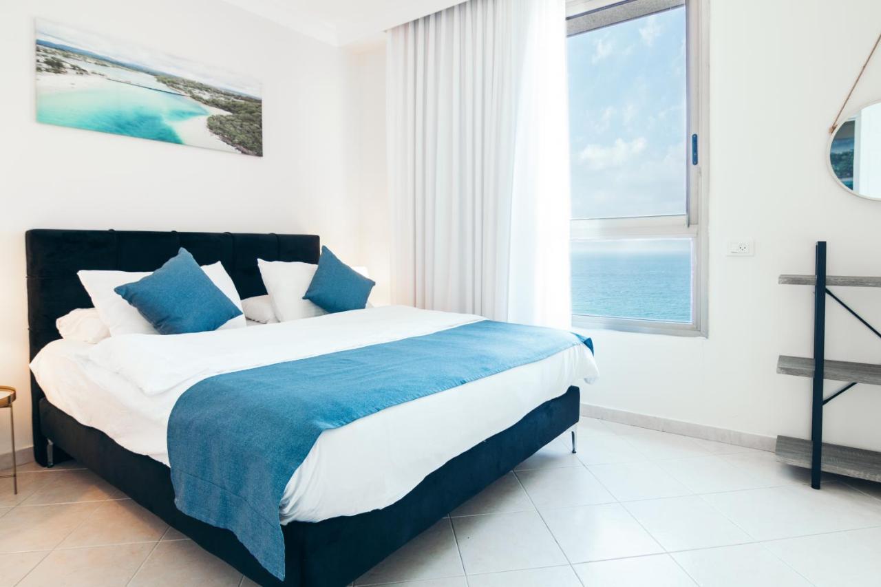 Almog Beach Apartments מגדלי חוף הכרמל חיפה エクステリア 写真
