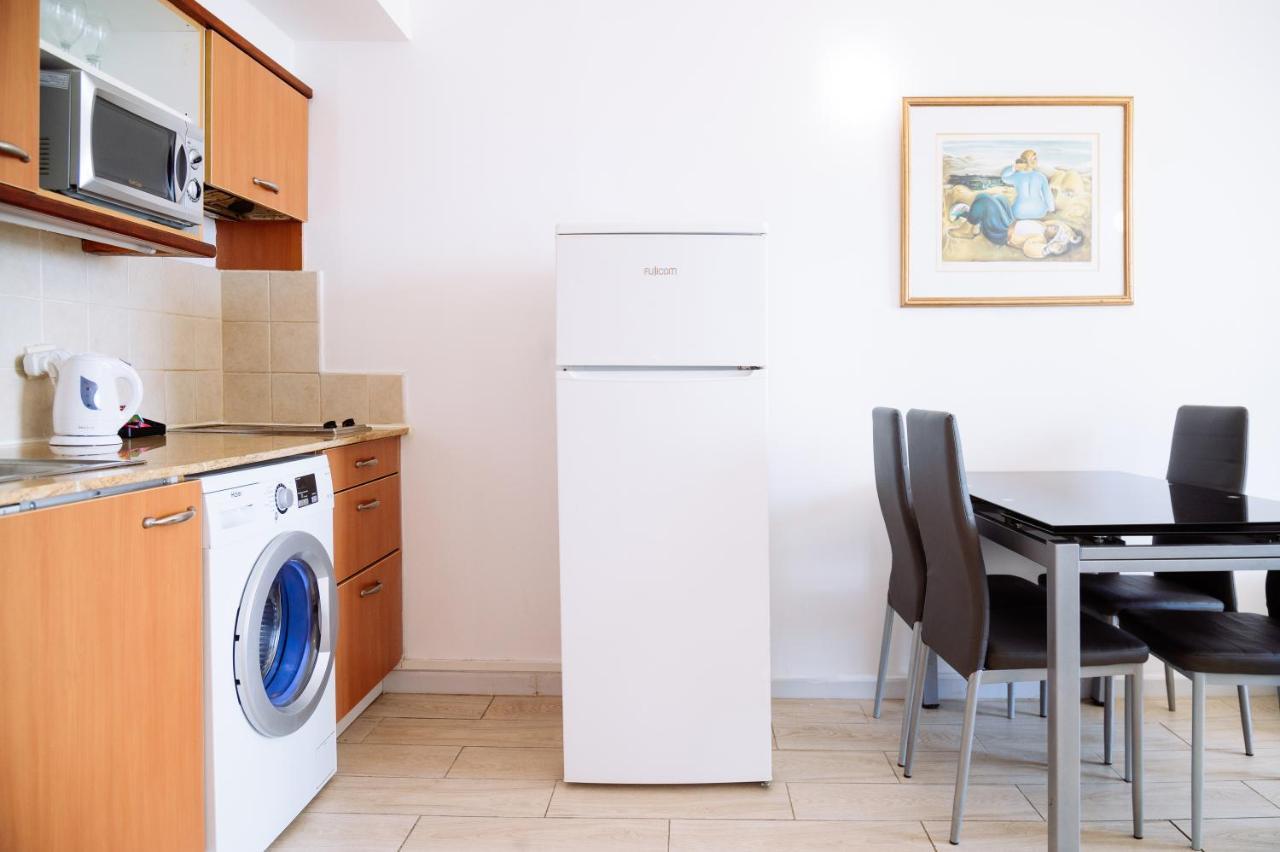 Almog Beach Apartments מגדלי חוף הכרמל חיפה エクステリア 写真