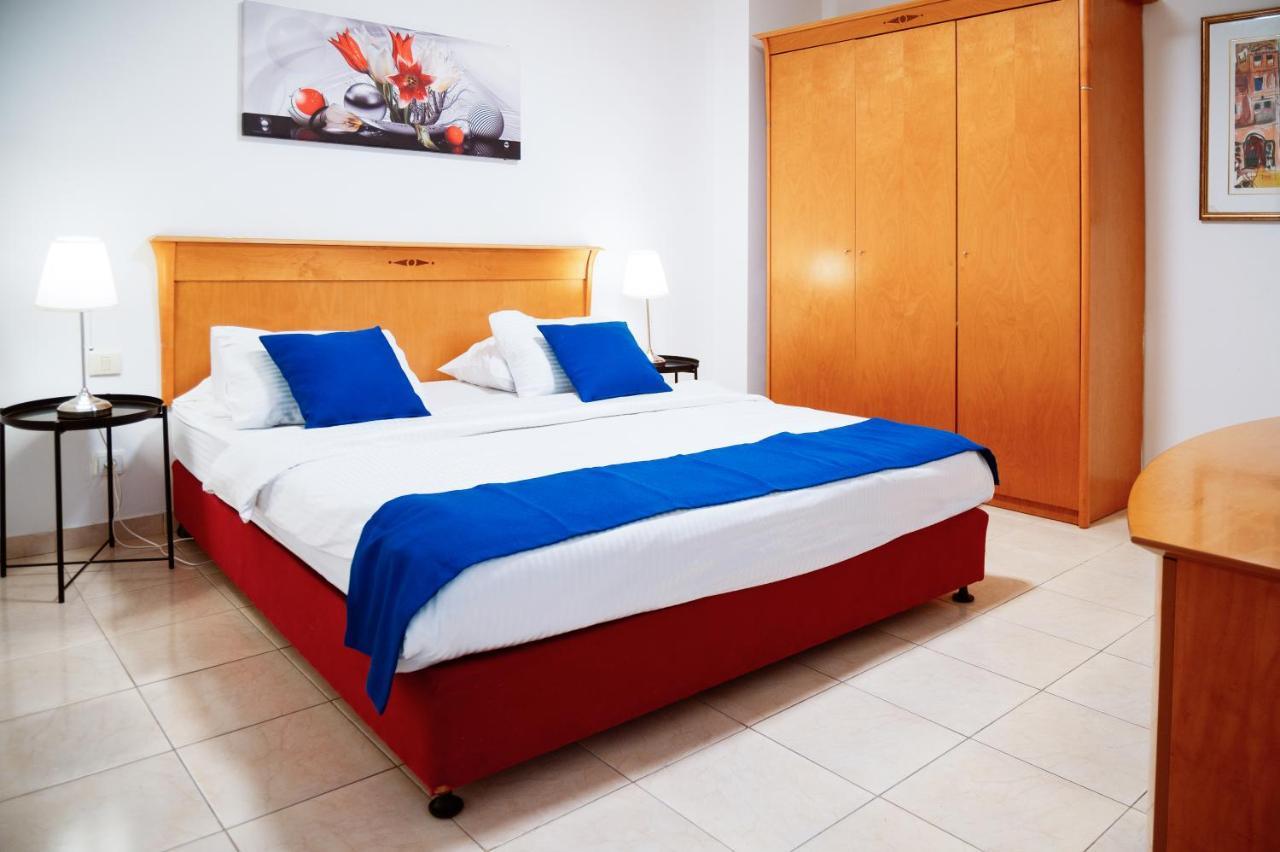 Almog Beach Apartments מגדלי חוף הכרמל חיפה エクステリア 写真