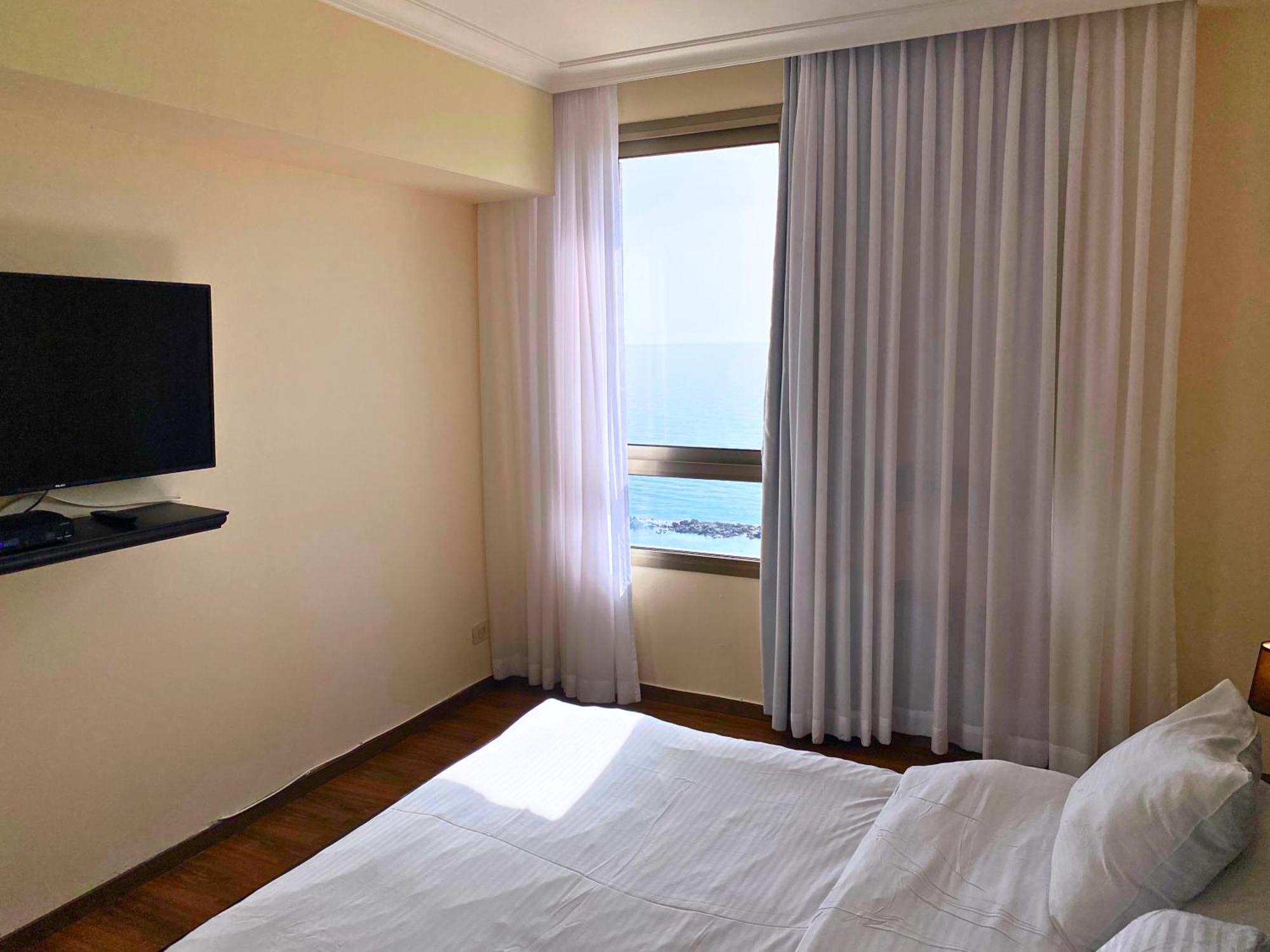 Almog Beach Apartments מגדלי חוף הכרמל חיפה エクステリア 写真