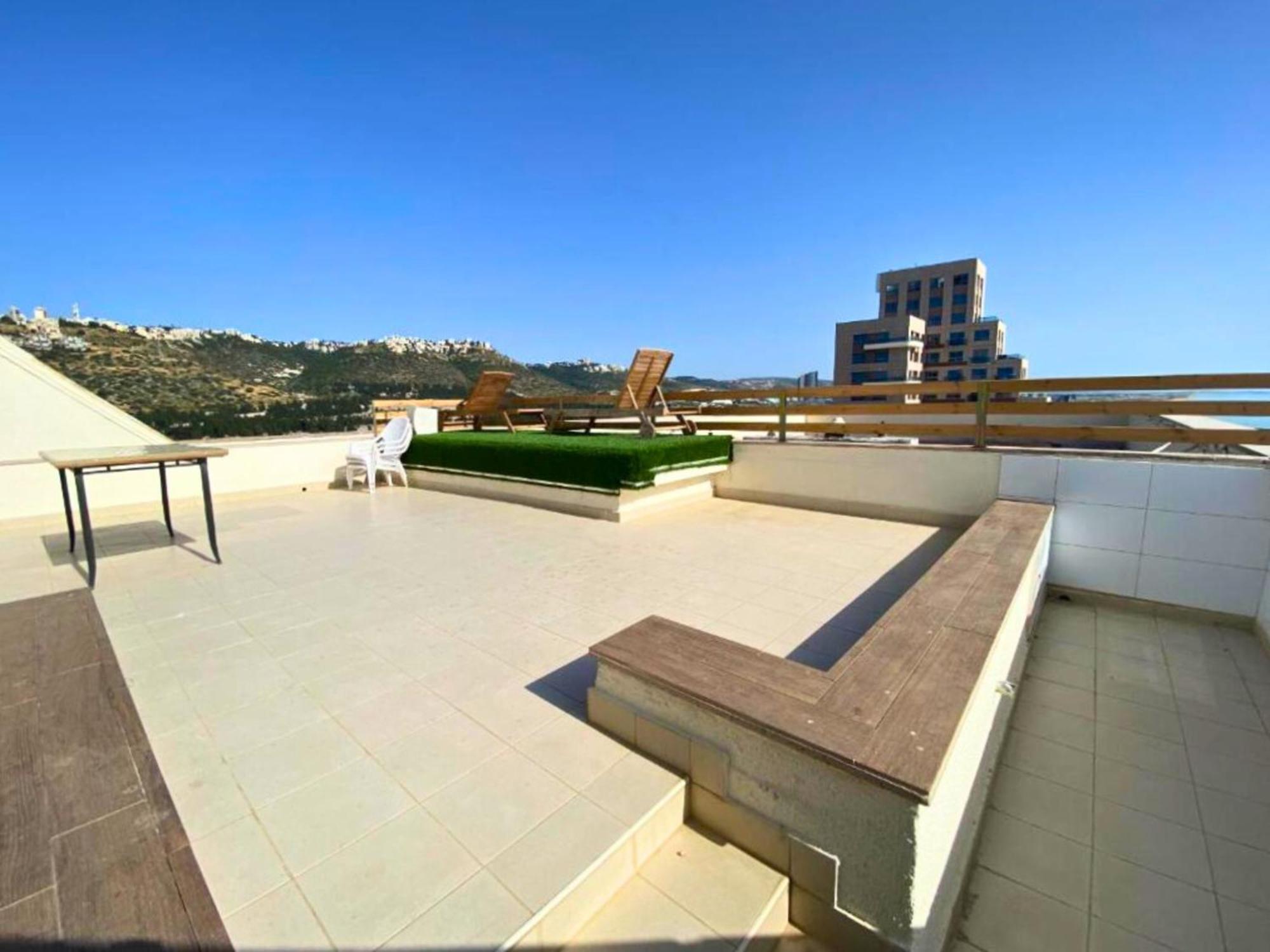 Almog Beach Apartments מגדלי חוף הכרמל חיפה エクステリア 写真