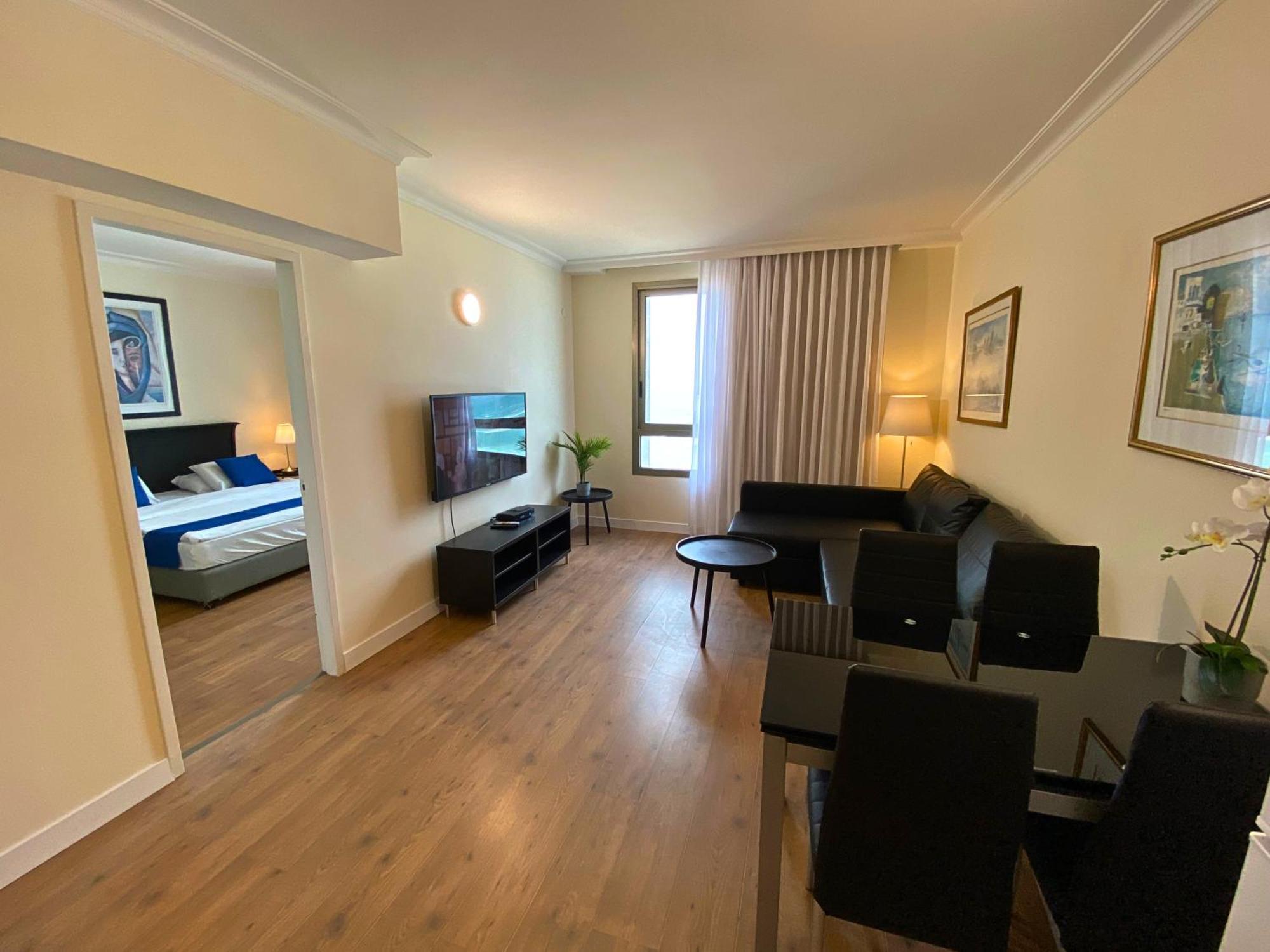 Almog Beach Apartments מגדלי חוף הכרמל חיפה エクステリア 写真