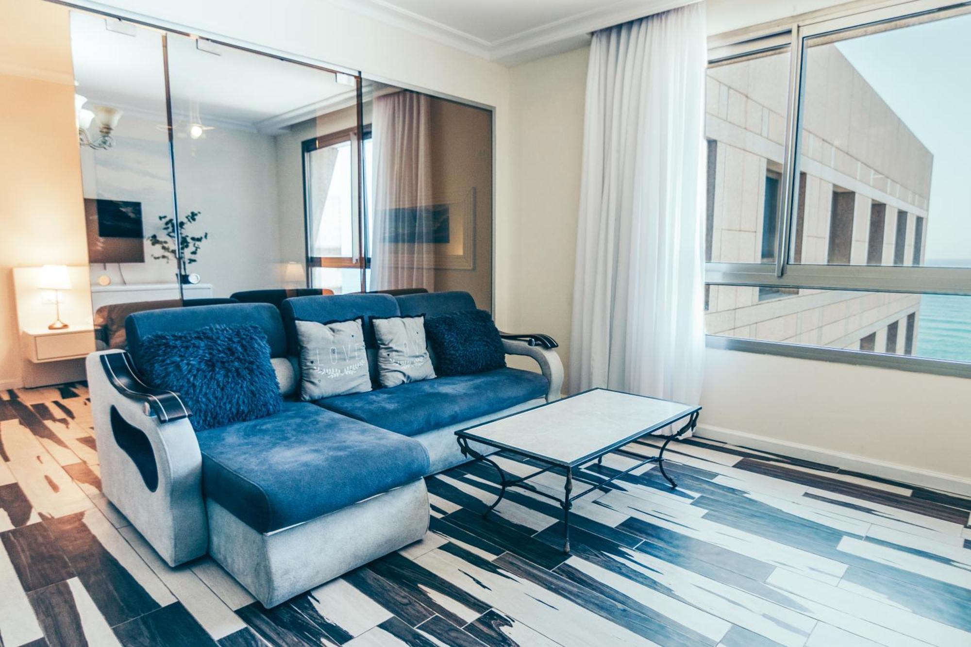 Almog Beach Apartments מגדלי חוף הכרמל חיפה エクステリア 写真